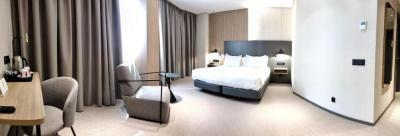 Deluxe Double Room 4