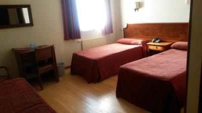 Doppel-/Zweibettzimmer mit Zustellbett 3