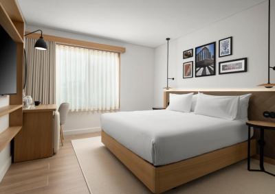 King Room - Mobility Accessible 3