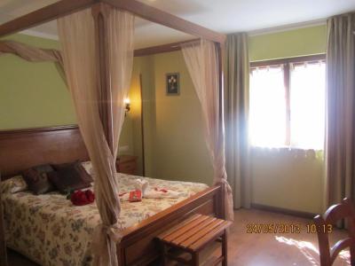 Double Room with Spa Bath 3