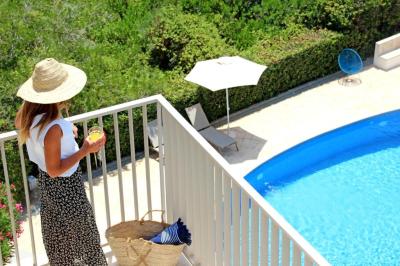 One-Bedroom Apartment with Garden View 1