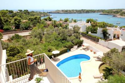 One-Bedroom Apartment with Sea View 2