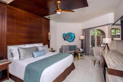 Junior Suite Tropical View Double 4