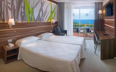 Triple Room with View (3 Adults 6