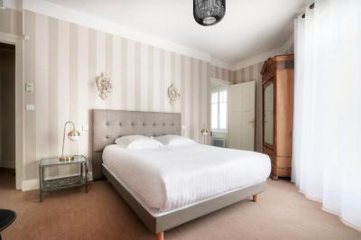 Superior Queen Room with Sea View - Non-Smoking 6