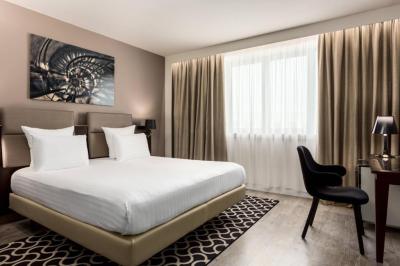 Deluxe King Room 1