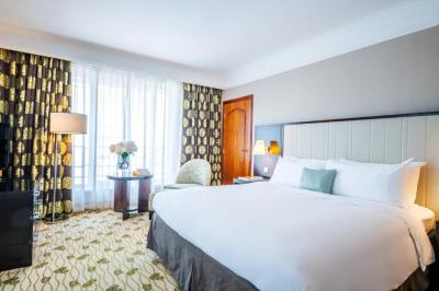 Club King Room 6