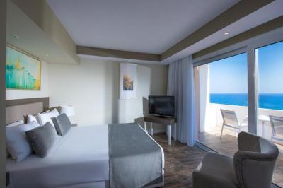 Double Room with Sea View 6