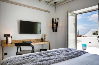Deluxe Double Room with Pool View 1