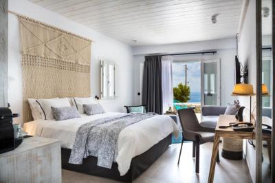 Quadruple Room with Sea View 6