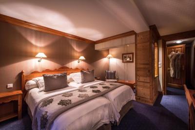 Double or Twin Room with Mountain View 4