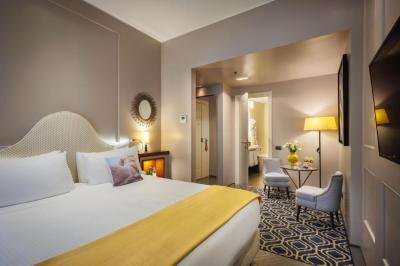 Family Suite with Terrace 12