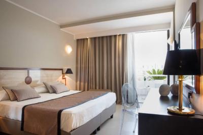 Elegance Double or Twin Room with Balcony 3