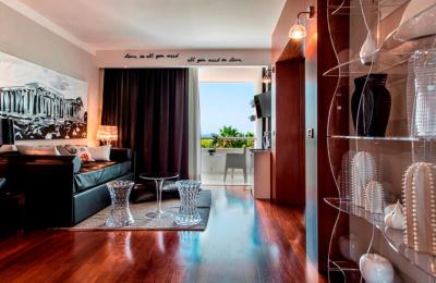 Suite with Sea View 4
