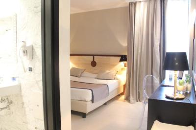 Elegance Small Double Room 6