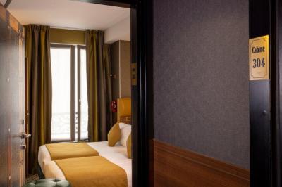 Two Adjoining Double Rooms 4