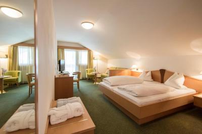 Classic Double Room with Valley View 6