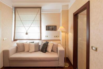 Family Room with Side Sea View 2