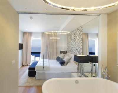 Suite with Front Sea View 3