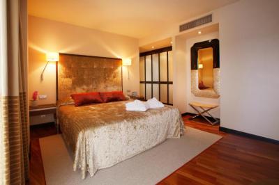 Premium Suite 7