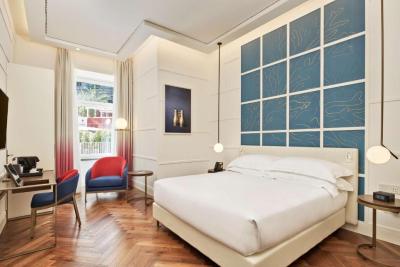 Superior King Room 7