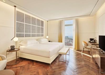 Deluxe Twin Room with Sea View 8