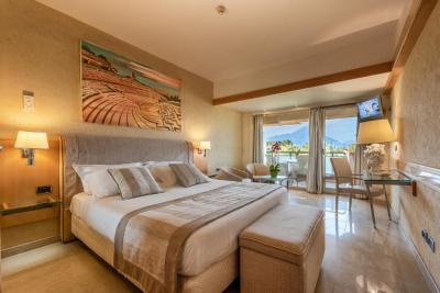 Deluxe Double Room 1
