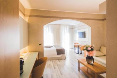 Junior Suite with Hot Tub 12
