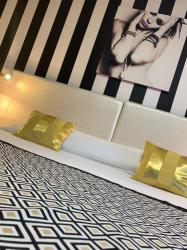 Superior King Room 3