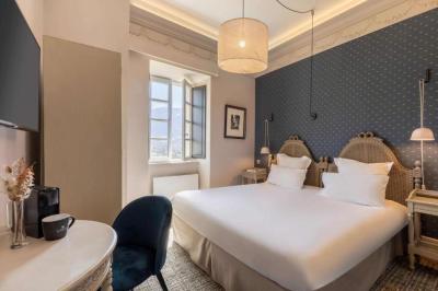 Classic Queen Room 3