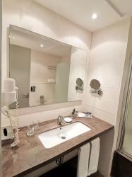 Junior Suite with Sea View 2