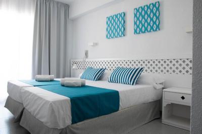 Double Room with Balcony (2 Adults + 1 Child) 6