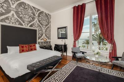 Deluxe Suite 7