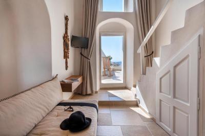 Suite Junior con ba&ntilde;era de hidromasaje al aire libre y vistas a la caldera 7