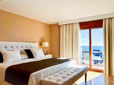 Presidential Suite (4 Adults) 12