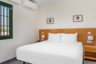 One-Bedroom Apartment 1
