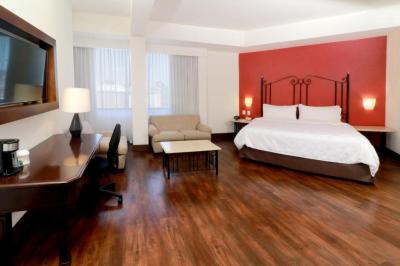 King Suite with Juarez Avenue View 12