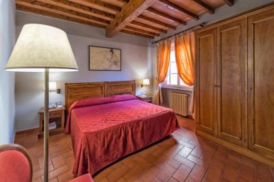 Classic Double or Twin Room without View 4