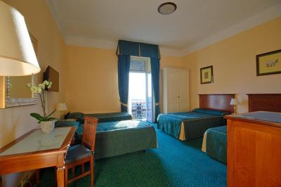 Quadruple Room 6
