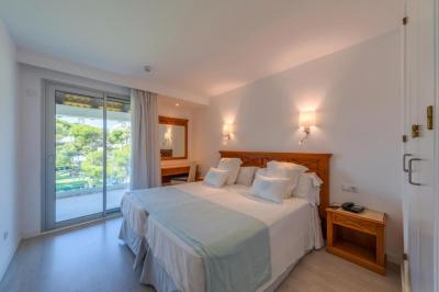 Apartment with Lateral Sea View 4