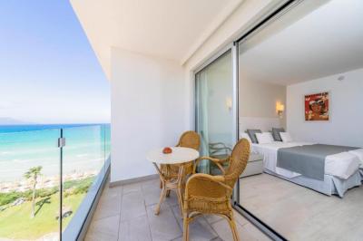 Double Room with Lateral Sea View 5