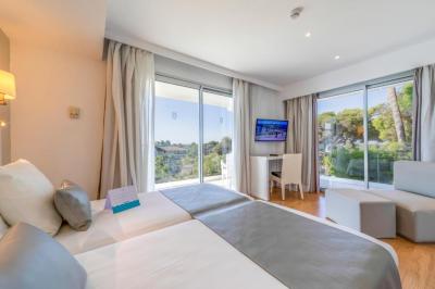 Premium Suite Partial Sea View 15