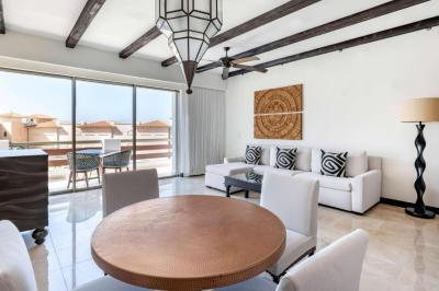 Two Bedroom Suite with balcony 9