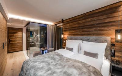 Deluxe Double Room 8