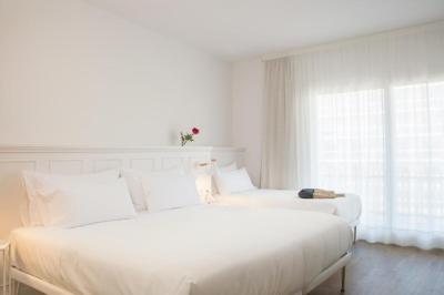 Double Room with Extra Bed (3 Adults) 2