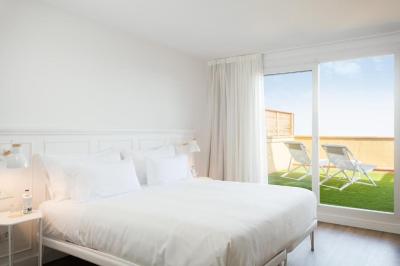 Superior Double or Twin Room with Terrace 4
