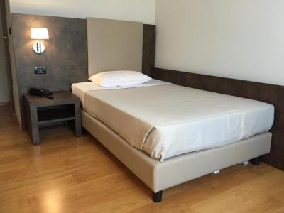 Standard Single Room 1