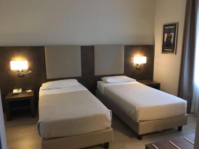 Standard Twin Room 2