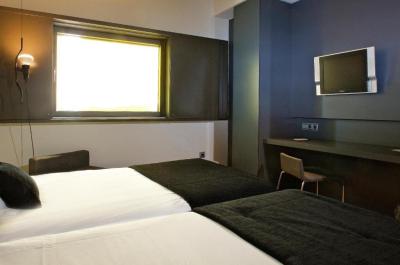 Deluxe Twin Room 1