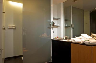 Deluxe Double Room with Two Extra Beds 2